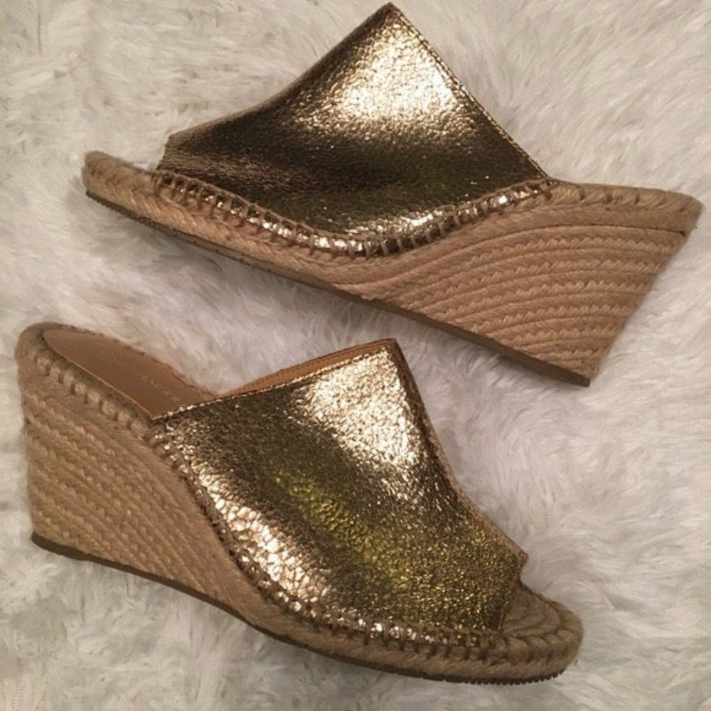 ENZO ANGIOLINI Eadakan Gold Glitter Mule Wedge